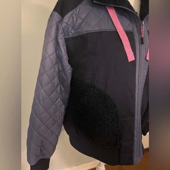 Bass Outdoors Bomber Jacket - Picture 6 of 10